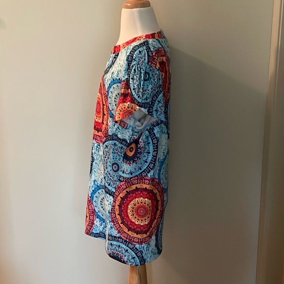 For Sale~EUC Woman’s Paisley Colored Ruffled Short Sleeve V~Neck T~Shirt - Picture 3 of 7